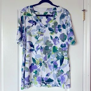 Westbound Women’s plus floral v-neck tee 2x from Dillard’s